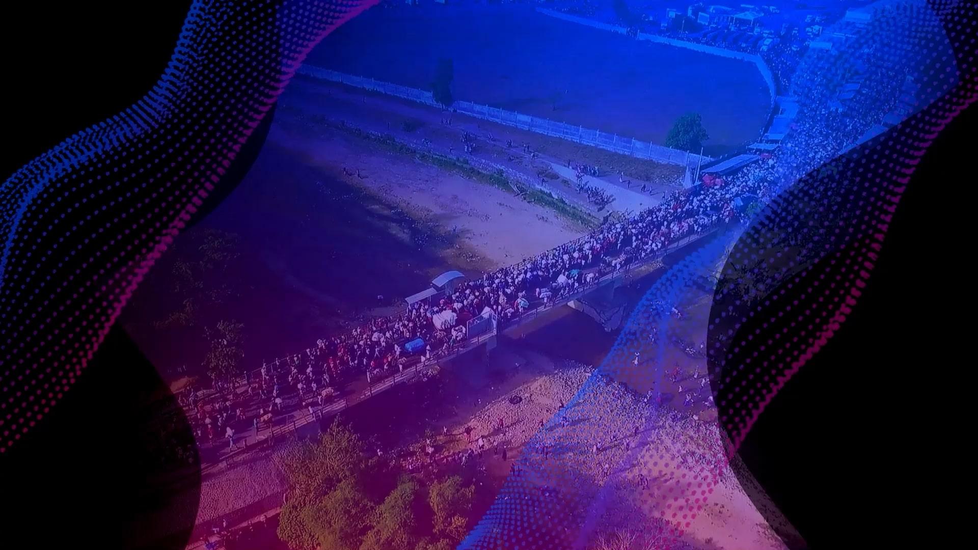 Drone filming a caravan of people and a gradient filter with a data layer that illustrates the reading of information made by the drone.